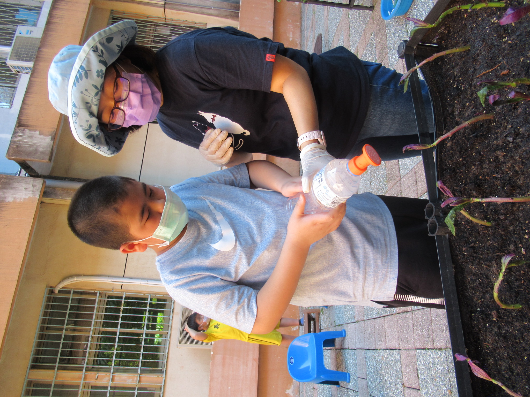 陳曉萍與學生互動照