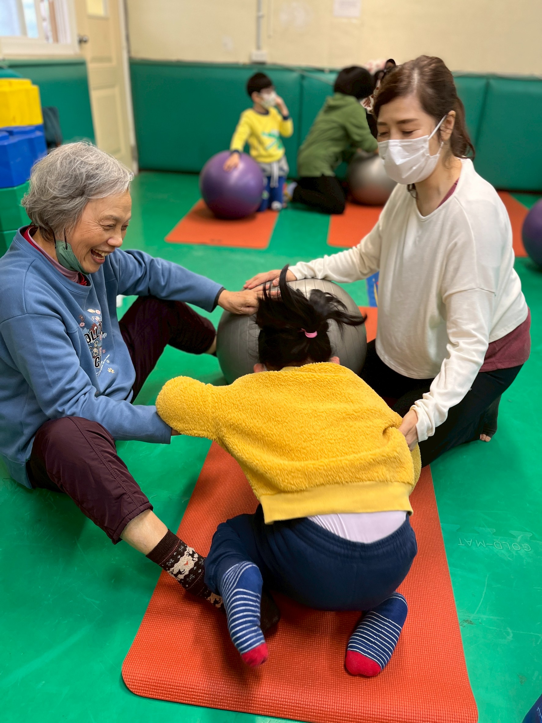 蒲麗麗與學生互動照
