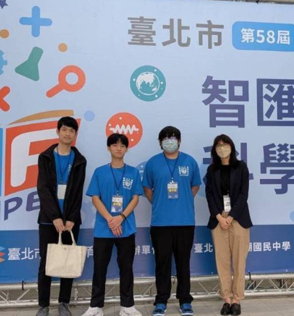 張善婷與學生互動照