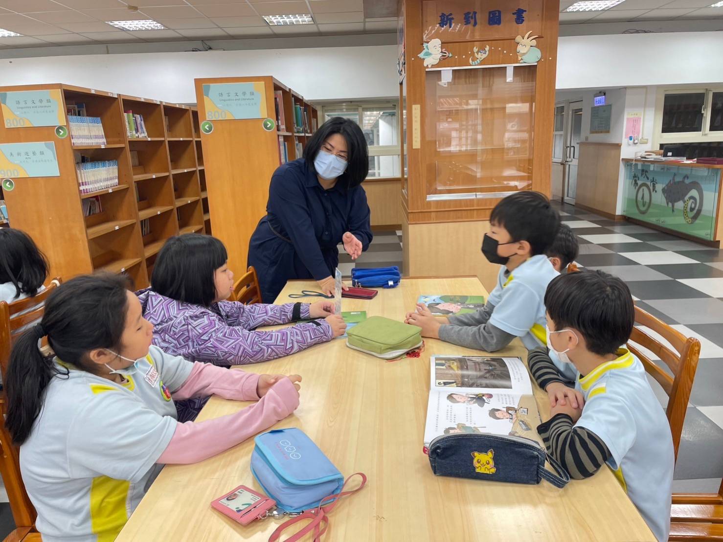 俞攸潔與學生互動照