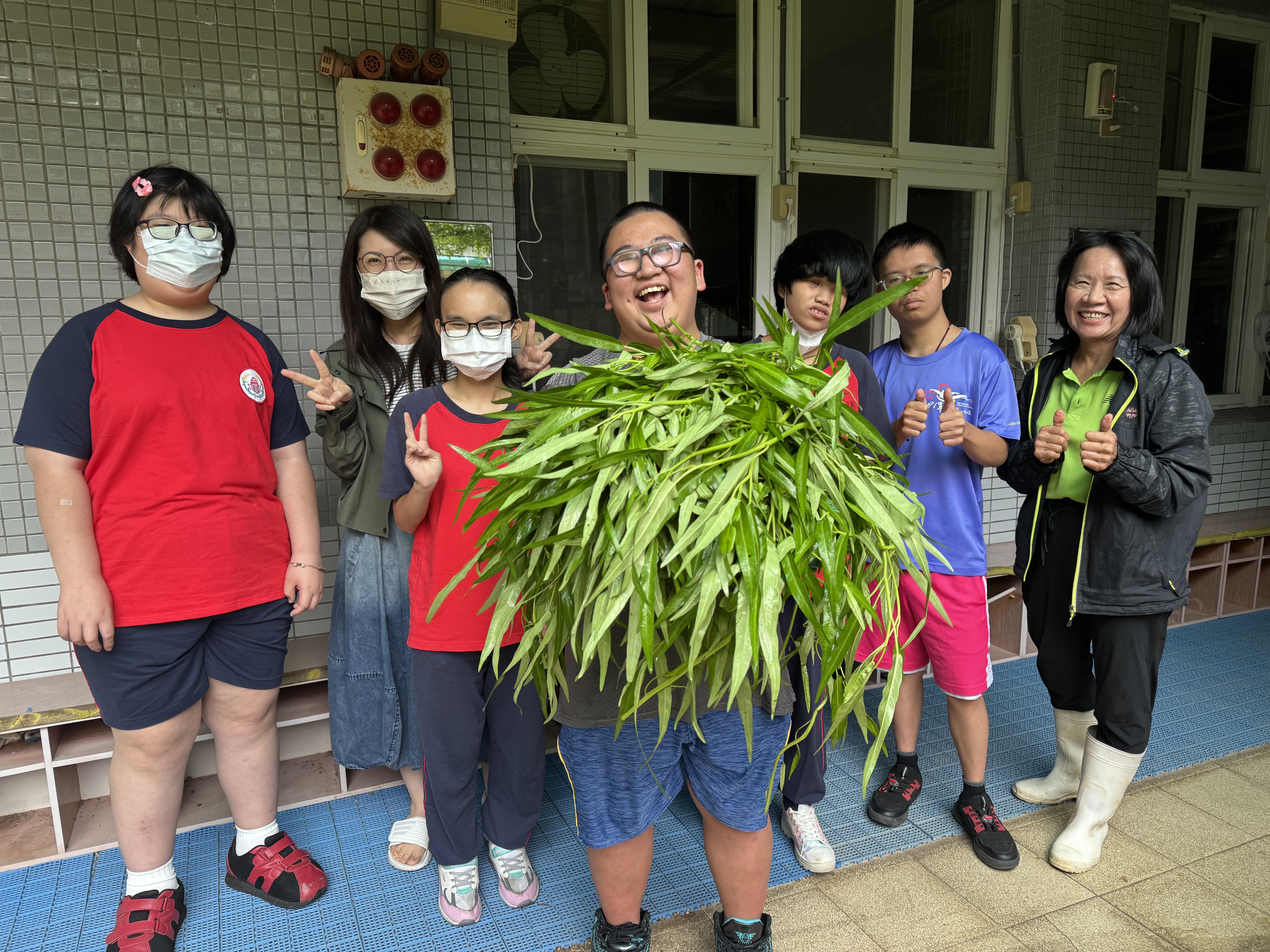 羅文華與學生互動照