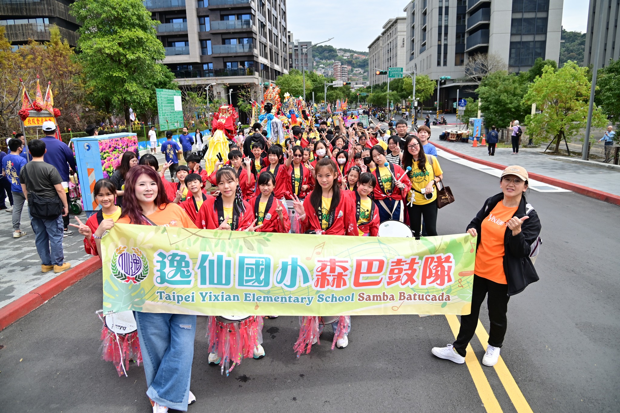 黃麗真與學生互動照